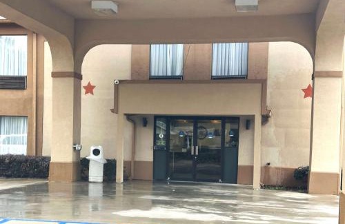 Eunice Hotel | Days Inn & Suites by Wyndham Eunice