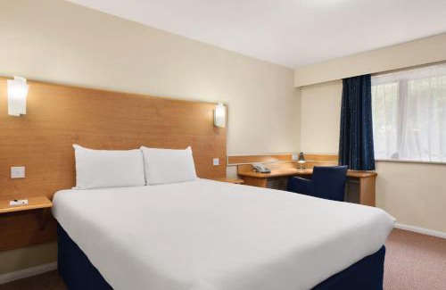 Chesterton Green Hotel | Days Inn Warwick Northbound M40