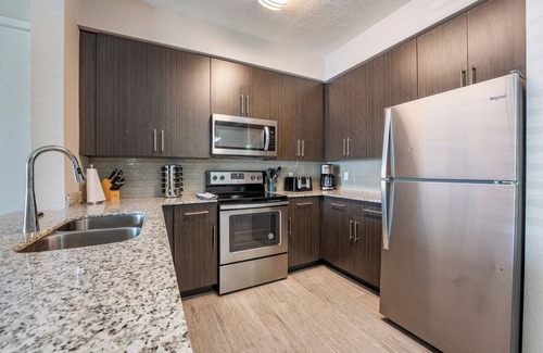 Daytona Beach Apartment | Daytona 2BR w/Parking Family & Pet Friendly