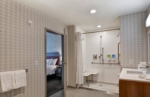 Daytona Beach House | Daytona Beach Getaway Trip! w/ Pool, Steps to Southeast Museum of Photography