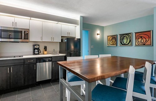 Daytona Beach Shores Condo | Daytona Beach is waiting for you in this Oceanfront 2 Bedroom Condo