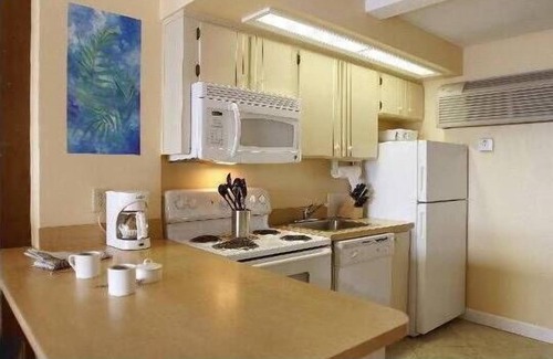 Daytona Beach Shores Apartment | Daytona Beach/Ocean Front Studio Condo for rent March 9-March 16