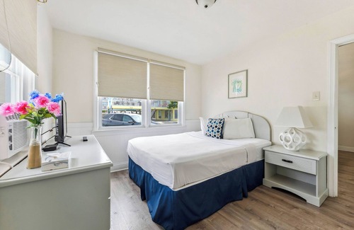 Wildwood Hotel | Daytona Inn - Two Bedroom Family Apartment - (Cross street to use pools)