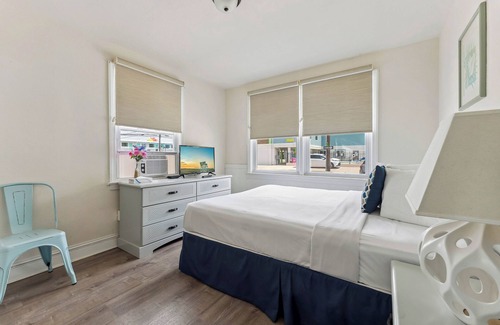 Wildwood Hotel | Daytona Inn - Two Bedroom Family Apartment - (Cross street to use pools)