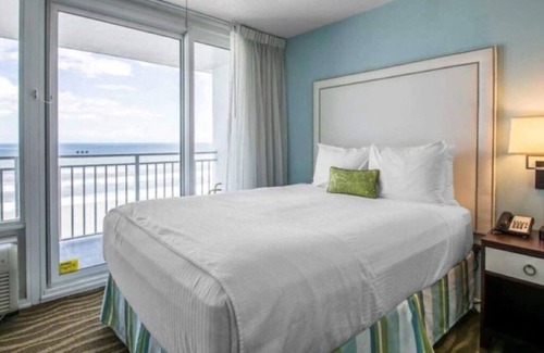 Daytona Beach Shores Resort | 🌴 Daytona Seabreeze ✨ Experience Paradise in a1 Bedroom - Sleeps 4!