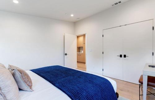 The Willows Apartment | Dazzling Modern Home Close to Downtown Palo Alto and Stanford