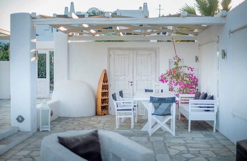 Kamari Villa | Dazzling Santorini Villa | 3 Bedrooms | Villa Villa Mare Nostrum | Plunge Pool.