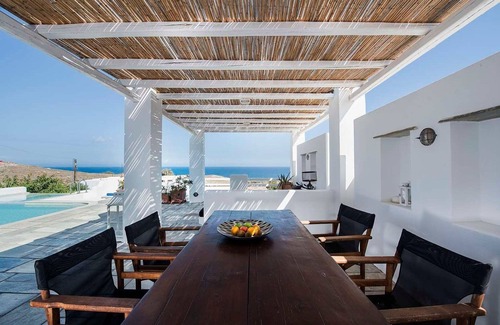 Kamari Villa | Dazzling Santorini Villa | 3 Bedrooms | Villa Villa Mare Nostrum | Plunge Pool.