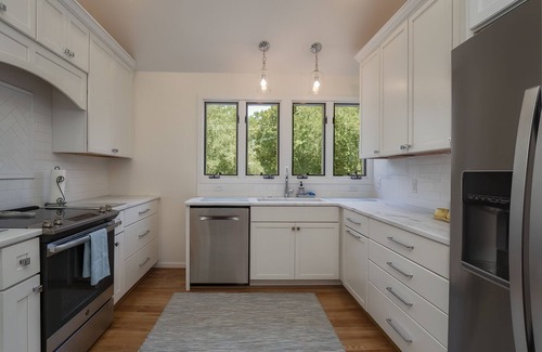 Seabrook Island House | Dazzling Sunsets! Sleeps 4+! Pet Friendly! Amenity Cards Available!
