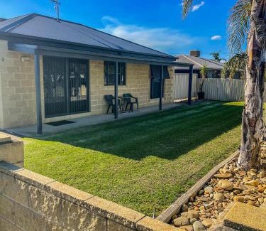 Mulwala House | DBJ Holiday Units