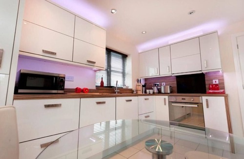 Castle Donington Apartment | DBS Serviced Apartments - The Coach House