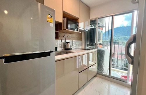 Kathu Apartment | Dcondo Kathu - Top Floor 1 Bdr Condo with shared Pool
