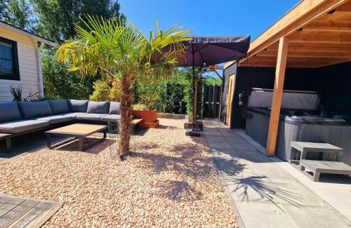Sint-Annaland Ski Chalet | De droom van Zeeland met jacuzzi & Finse sauna
