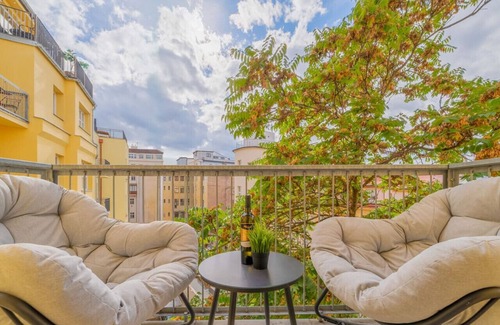 Prague 2 Apartment | De Luxe Suite with balcony in Angelo Residence