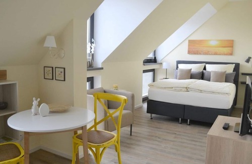 Munchehofe Apartment | Apartment with a landscaped garden