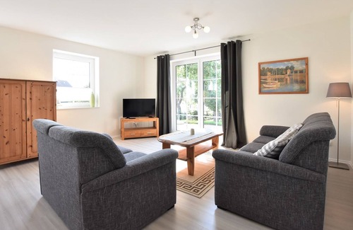 Dannau Apartment | Modern Apartment in Oldenburg in Holstein near Beach