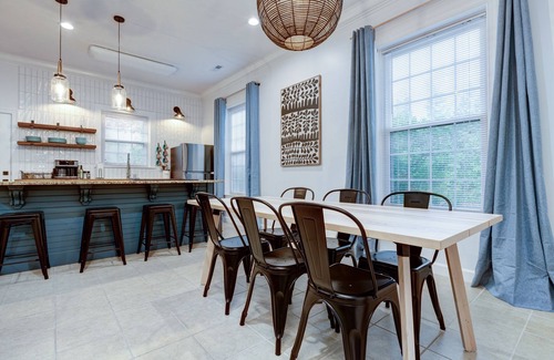 Winston - Salem House | Deacon Stays: The Cottage - Walk to WFU