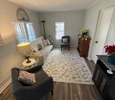Dearborn Apartment | Dearborn Cottage