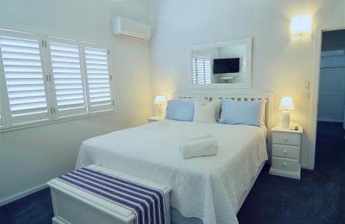 Rainbow Beach Hotel | Debbie's Place