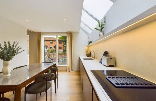 Camden Town House | Decadent Mews House overlooking Regent's Canal