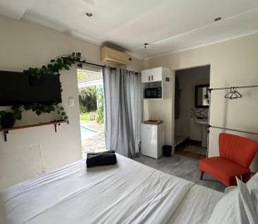 Berea West Apartment | Decent Stay