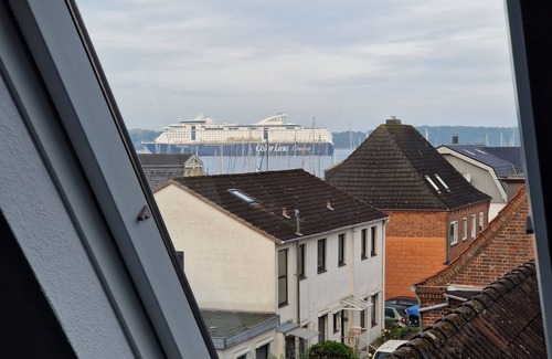 Laboe Apartment | Deck 3 - Ostseebad Laboe - view of the Kiel Fjord and only 200m to the water