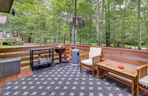 Gouldsboro Cottage | Deck, Fire Pit & Sauna: Big Bass Lake Getaway!
