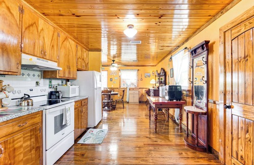 Inverness Cottage | Deck & Hot Tub: Lakeside Retreat in Inverness!