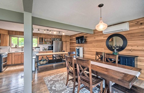 Union House | Deck & Sweeping Views: Family Union Home