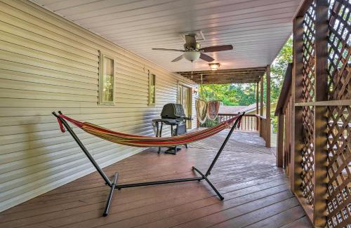 Hot Springs Village Apartment | Deck with BBQ Hot Springs Village Apt!
