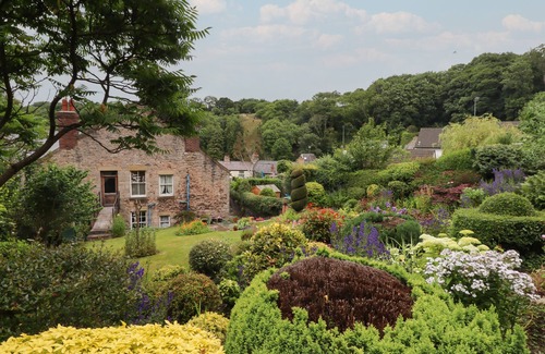 Dyserth Cottage | DECLARATION SUITE, pet friendly, character holiday cottage in Dyserth