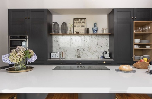 Dundon House | Decoy Farm House - a house that sleeps 6 guests in 3 bedrooms