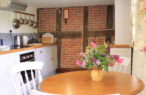 Hereford Apartment | Dee's Cottage at Brinsop