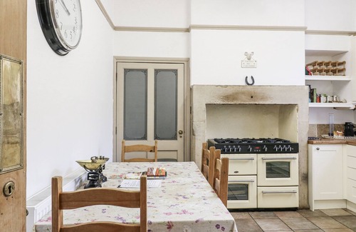 Darley Dale Cottage | DEELEY HOUSE, pet friendly, character holiday cottage in Darley Dale