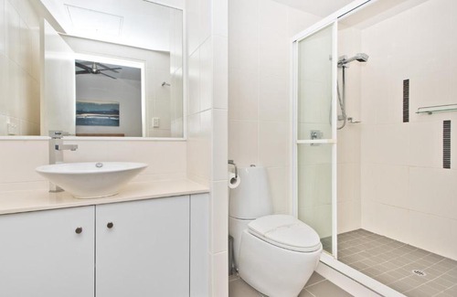 Brisbane Waterfront Apartment | Deep Blue Apartment 20 Tangalooma