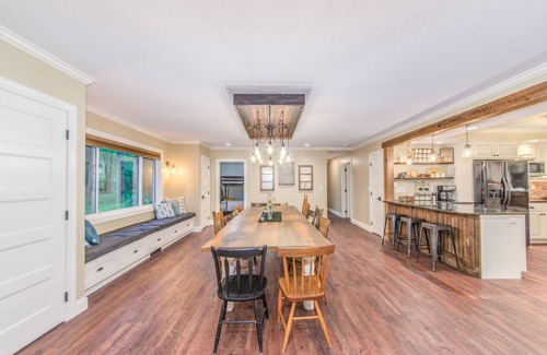 Accident House | Deep Creek Lake and Wisp just minutes away, includes pass to CARC (pool/gym)