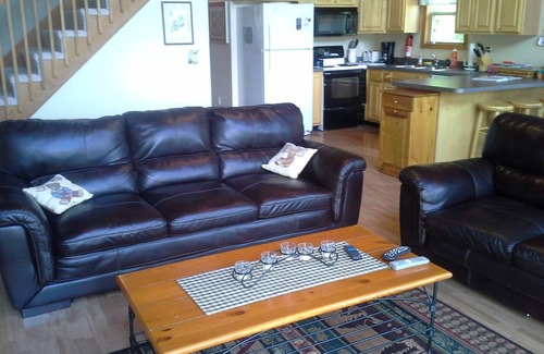 Thayerville Cabin | Deep Creek Lake – Lake View Cabin with Hot Tub, Fireplace, and Pool Table