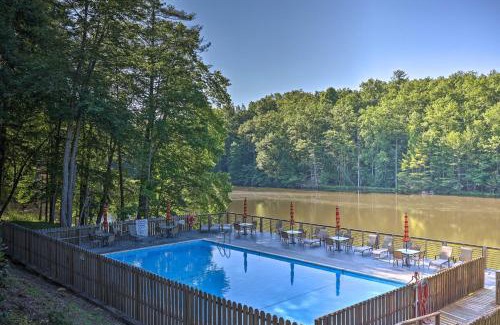 Deep Gap House | Deep Gap Cabin with 2 Decks and Community Amenities!