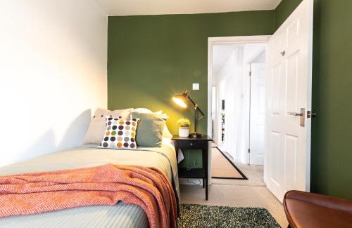 Reading House | Deepdene Close