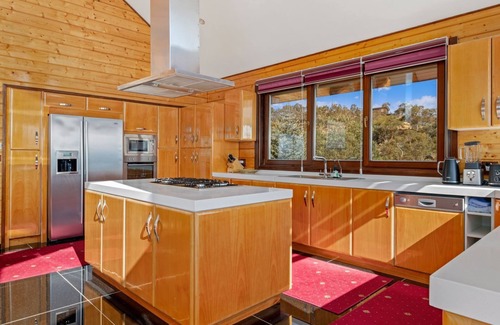 East Jindabyne House | Deepwater - 68 Kunama Drive