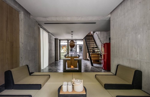 Xitou Bed & Breakfast | Deer Chaser