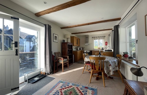 Keswick Cottage | Deer Close Cottage - sleeps 2 guests in 1 bedroom
