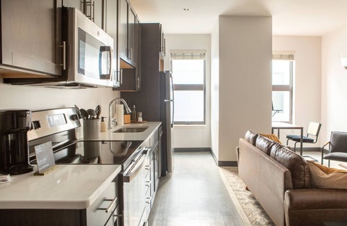 Westown Apartment | Deer District Studio Apt - One Block from Fiserv and Baird