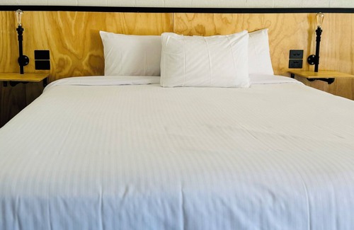 Armidale Hotel | Deer Park Motor Inn