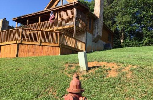 Sevierville House | Deer Run, Free Attraction Tickets, Hot Tub, WIFI, Resort Playground, Near Dollywood!