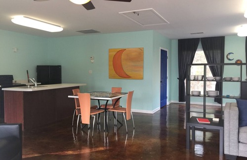 Hernando Cottage | Deer Run - Hidden Gem Where You Can Enjoy Woods, Wildlife, and Gardens