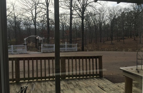 Hernando Cottage | Deer Run - Hidden Gem Where You Can Enjoy Woods, Wildlife, and Gardens