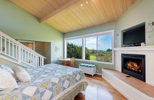 Sea Ranch House | Deer View Hot Tub & Filtered Ocean Views