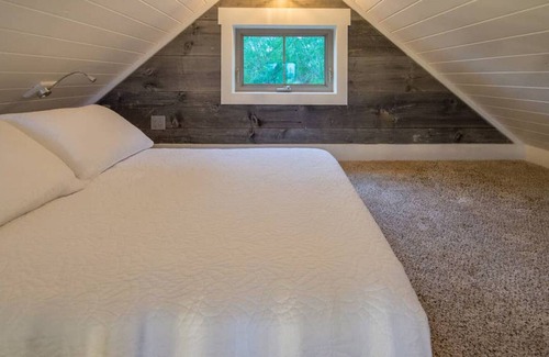 Elm Mott Cabin | Deerfield Countryside Tiny Cabin #5 - 10 min to Silos at Magnolia