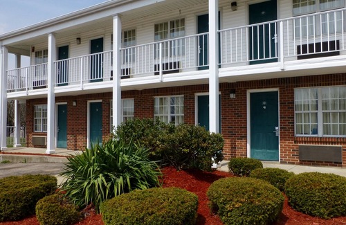 Xenia Hotel | Deerfield Inn